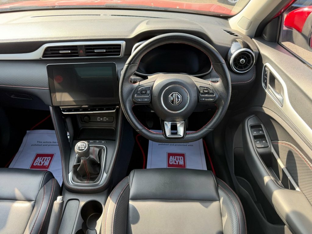 MG ZS 1L Exclusive Red #2