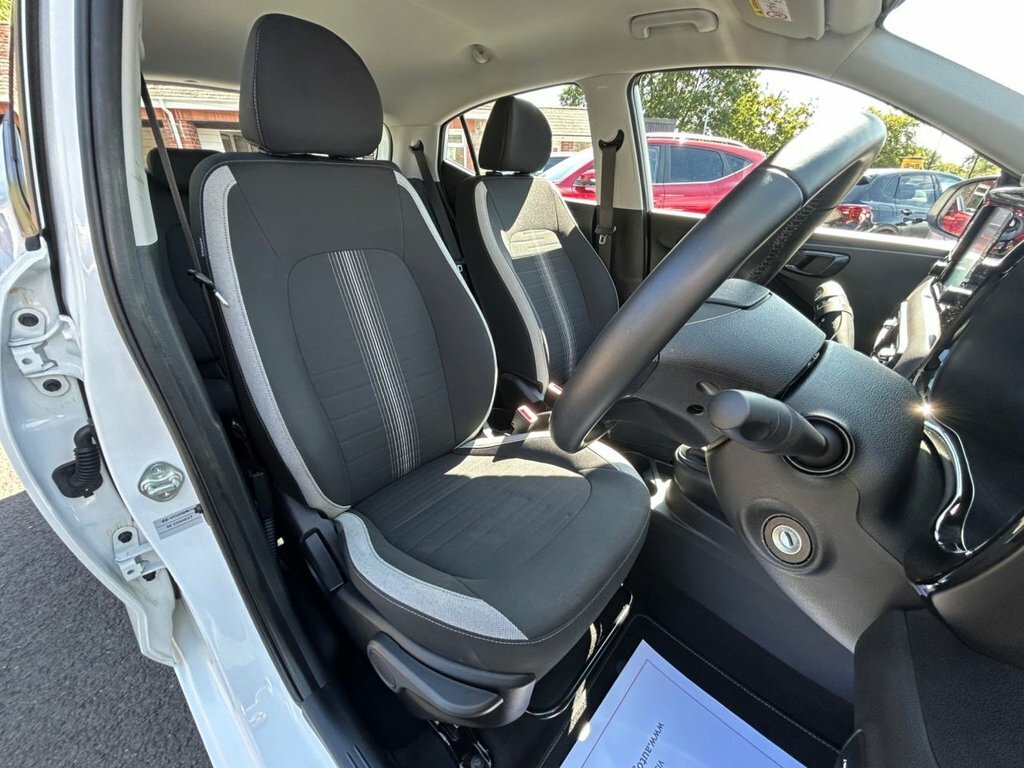 Hyundai I10 1.2L Se Connect White #6