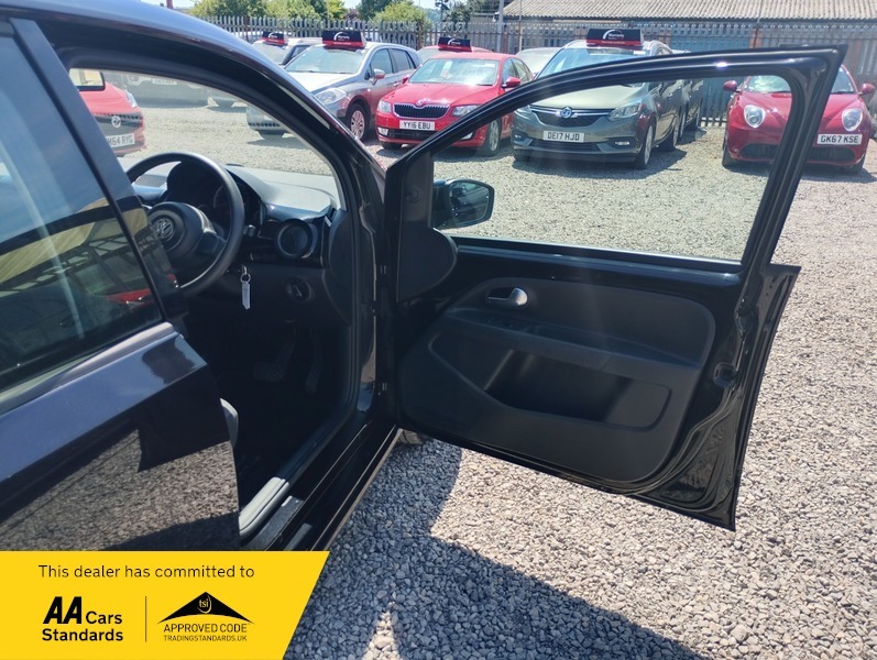 Volkswagen Up Move Road Taxulez Black #6