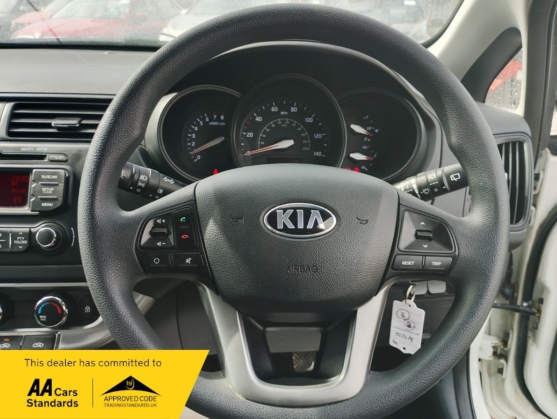 Kia RIO 1 Air35 Road Taxulez White #3