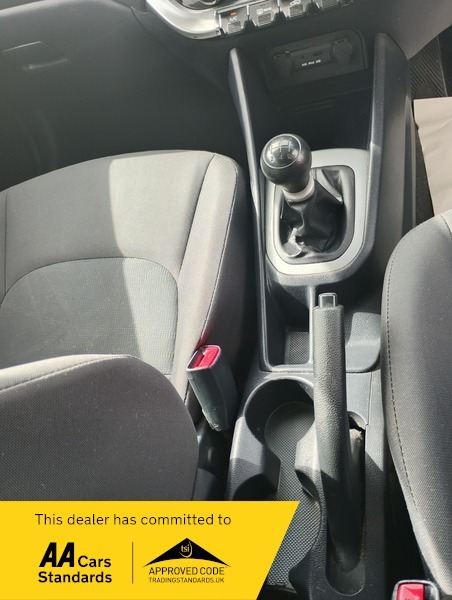 Kia RIO 1 Air35 Road Taxulez White #5