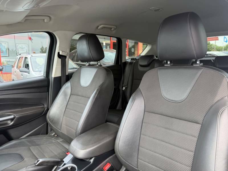 Ford Kuga 2.0 Tdci 180 Titanium Powershift 4Wd - 2015 1 AO15AZF White #4