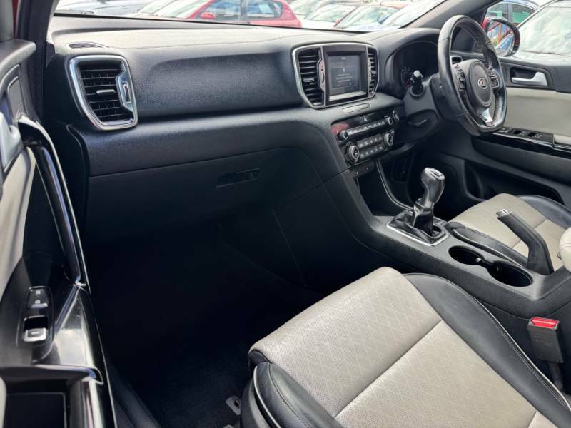 Kia Sportage 2.0 Crdi Gt-line Awd - 7 Services - 2018 18 Red #3