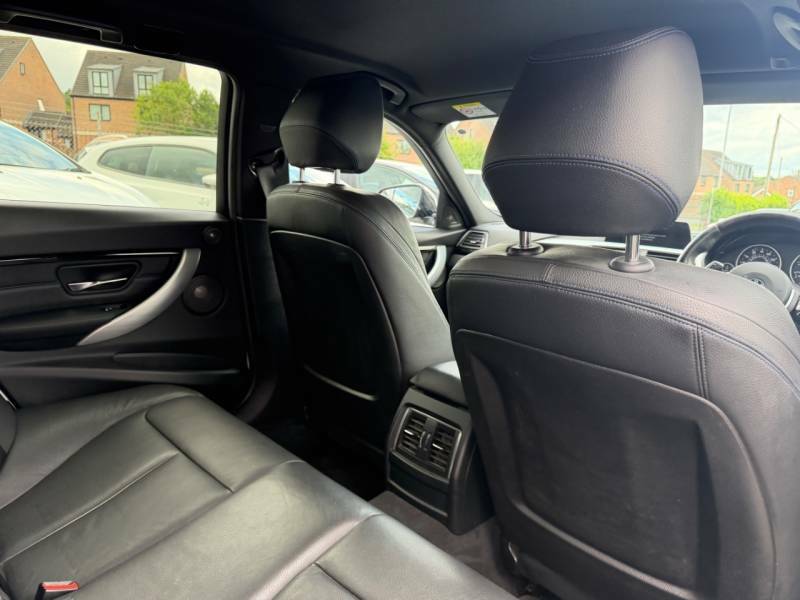 BMW 3 Series 320D M Sport Step -1 Former Keeper- 2017 YH67OBL White #4