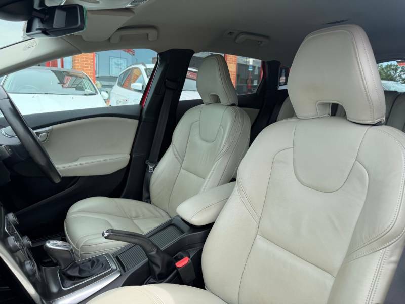 Volvo V40 D3 Se Lux Nav Geartronic -Full Service History Red #3