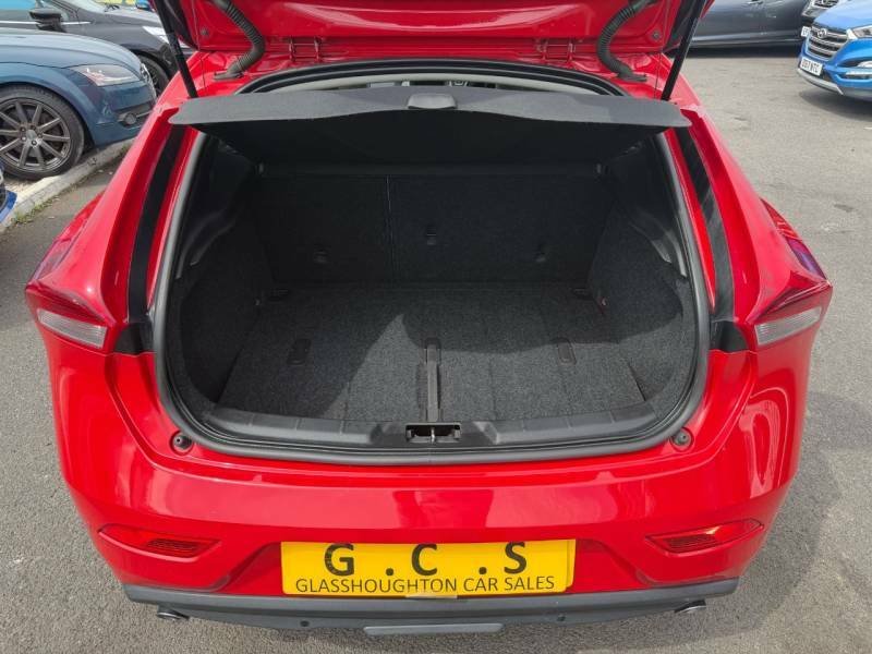 Volvo V40 D3 Se Lux Nav Geartronic -Full Service History Red #6