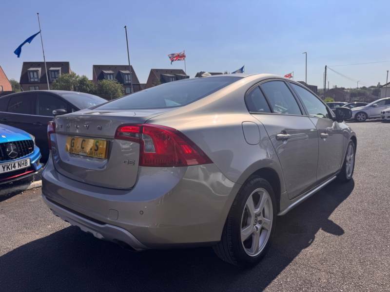 Volvo S60 D5 215 Es Geartronic - 2011 11 Gold #6