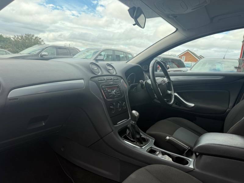 Ford Mondeo 1.6 Graphite - 1 Former Keeper - Full Service White #3