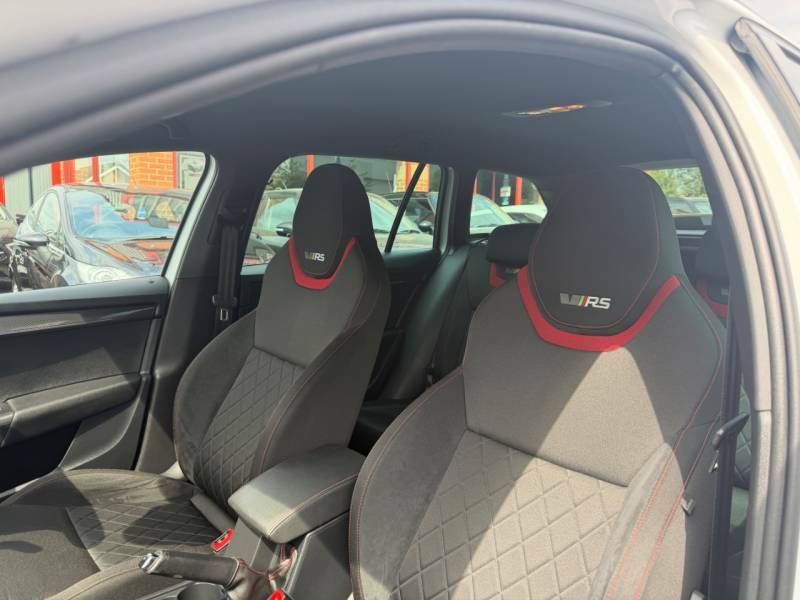 Skoda Octavia 2.0 Tsi 245 Vrs Black Pack -Full Service His CSZ5865 White #4