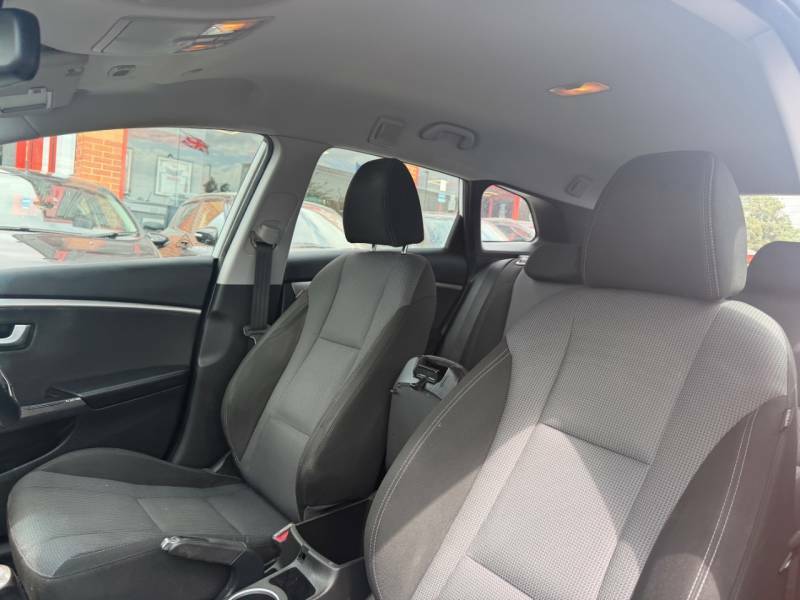 Hyundai I30 1.6 Crdi Blue Drive Se White #4