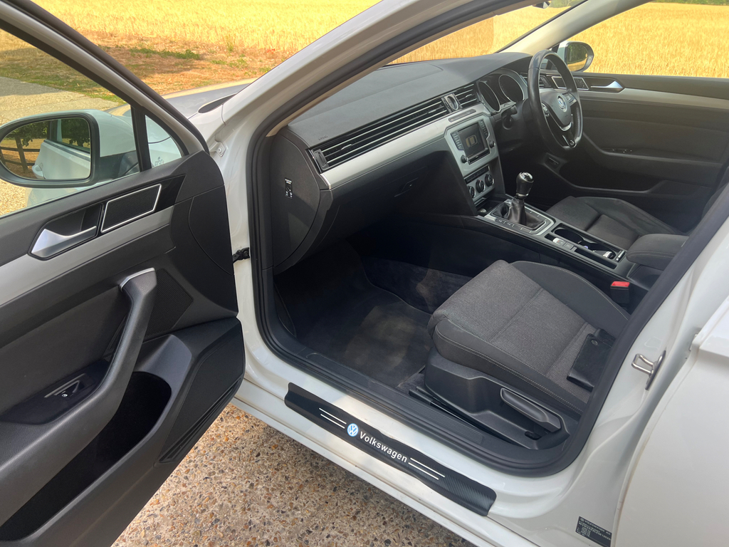 Volkswagen Passat 1.6 Tdi S Dsg Black #14