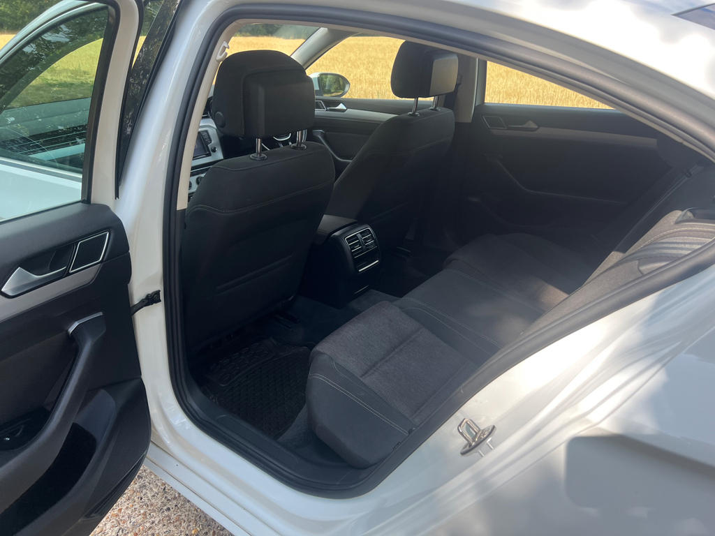Volkswagen Passat 1.6 Tdi S Dsg Black #19