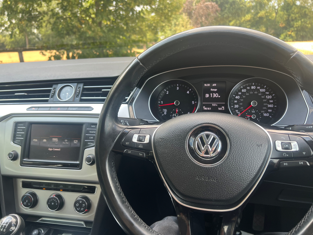 Volkswagen Passat 1.6 Tdi S Dsg Black #21