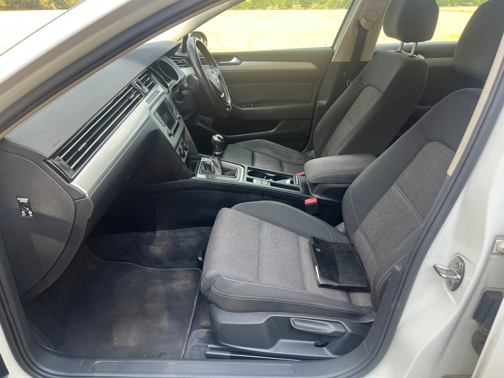 Volkswagen Passat 1.6 Tdi S Dsg Black #15