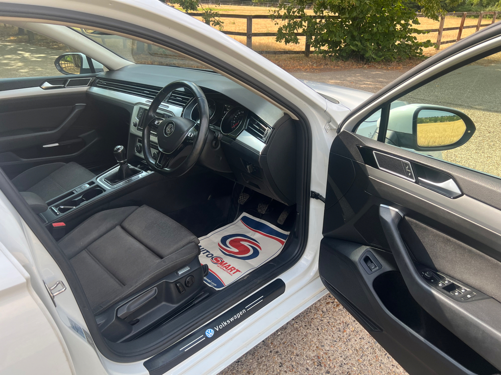 Volkswagen Passat 1.6 Tdi S Dsg Black #11