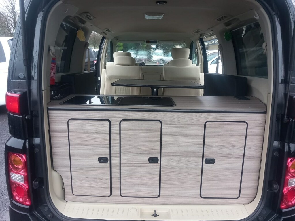 Nissan Elgrand 2.5 Camper Kitchen Sleeps Two Black #4