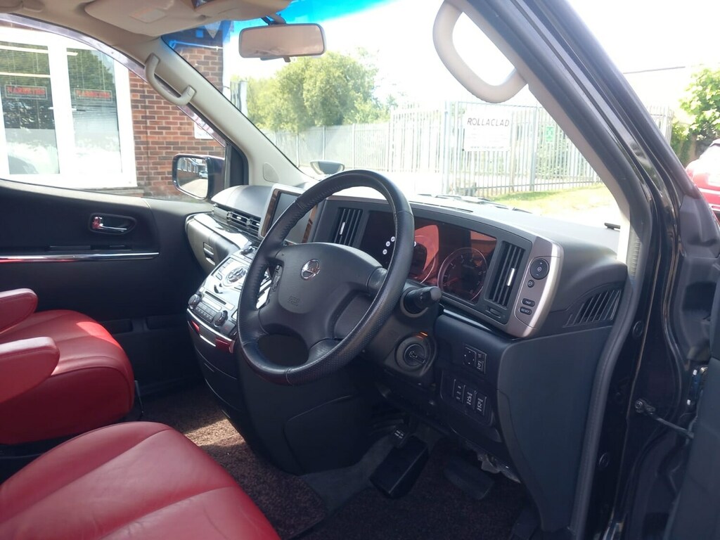 Nissan Elgrand 2.5 250 Highway Star 7 Seats - 2026 75 Black #28
