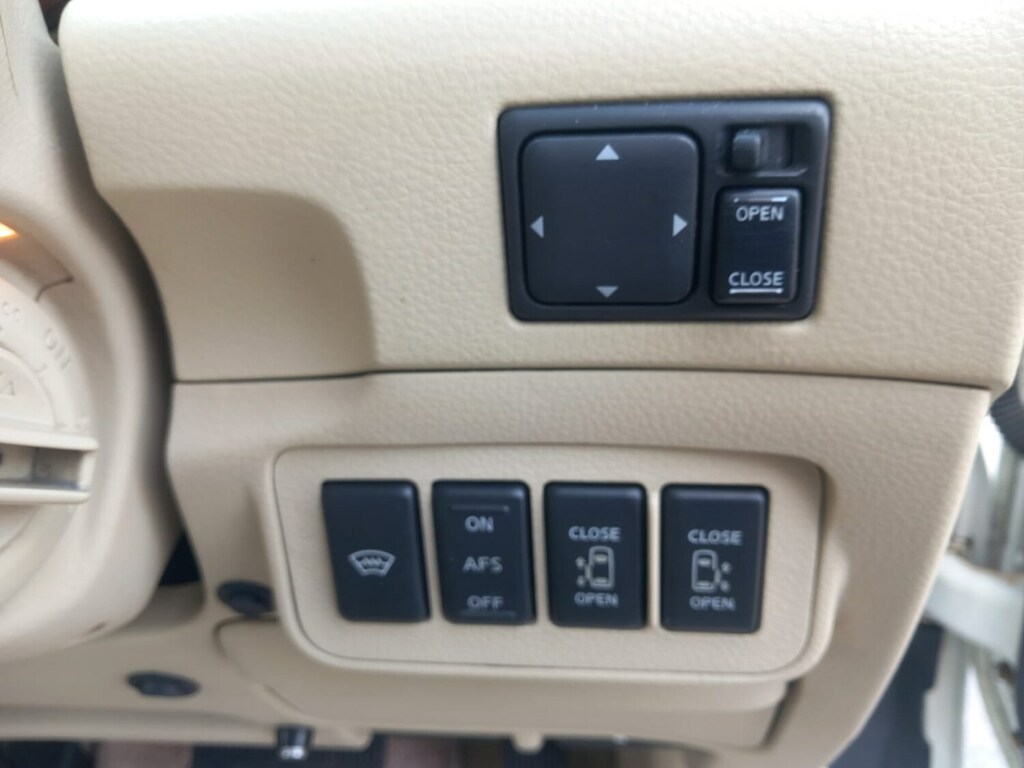 Nissan Elgrand 3.5 3.5 White #15