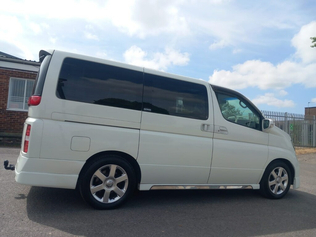 Nissan Elgrand 3.5 3.5 White #28