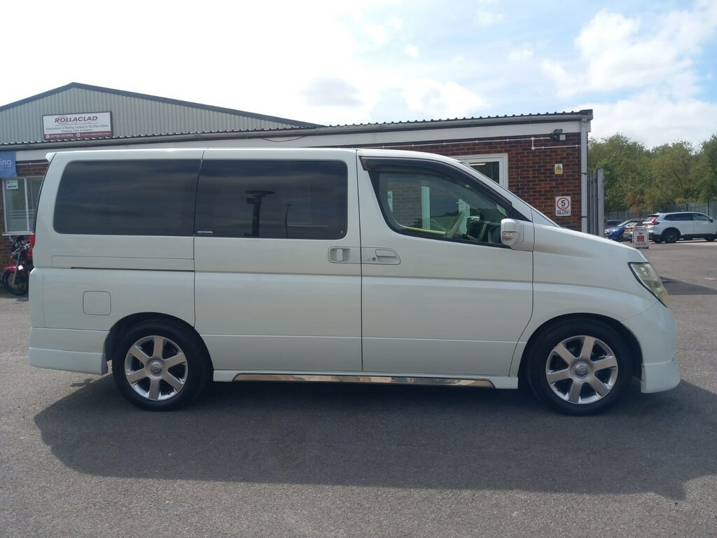 Nissan Elgrand 3.5 3.5 White #27