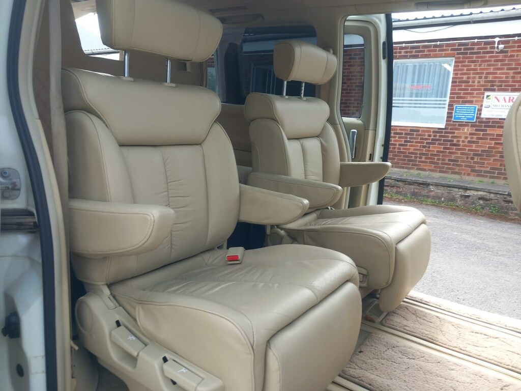 Nissan Elgrand With Rock N Roll Bed White #3