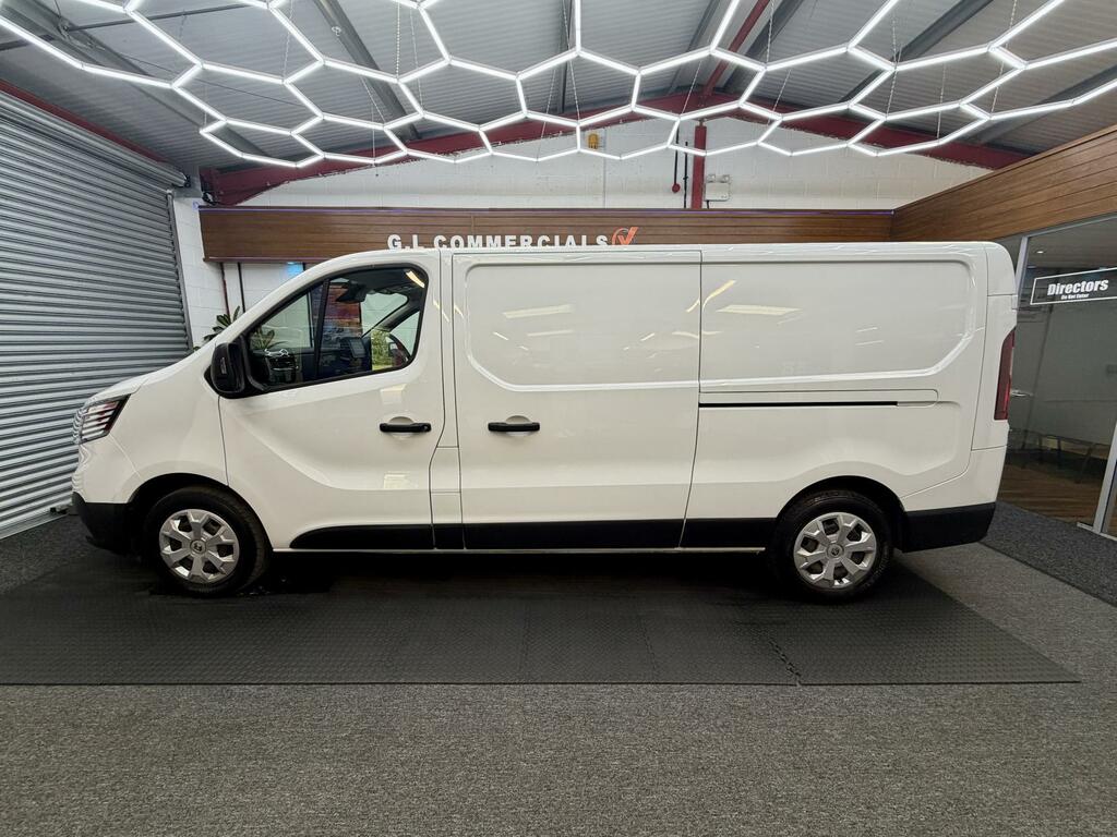 Renault Trafic Business White