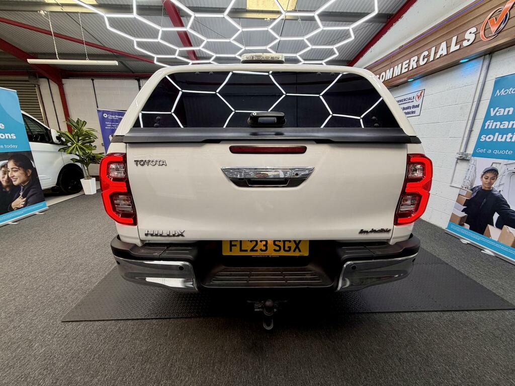 Toyota HILUX 2.4 D-4d Invincible Pickup Double Cab A FL23SGX White #6