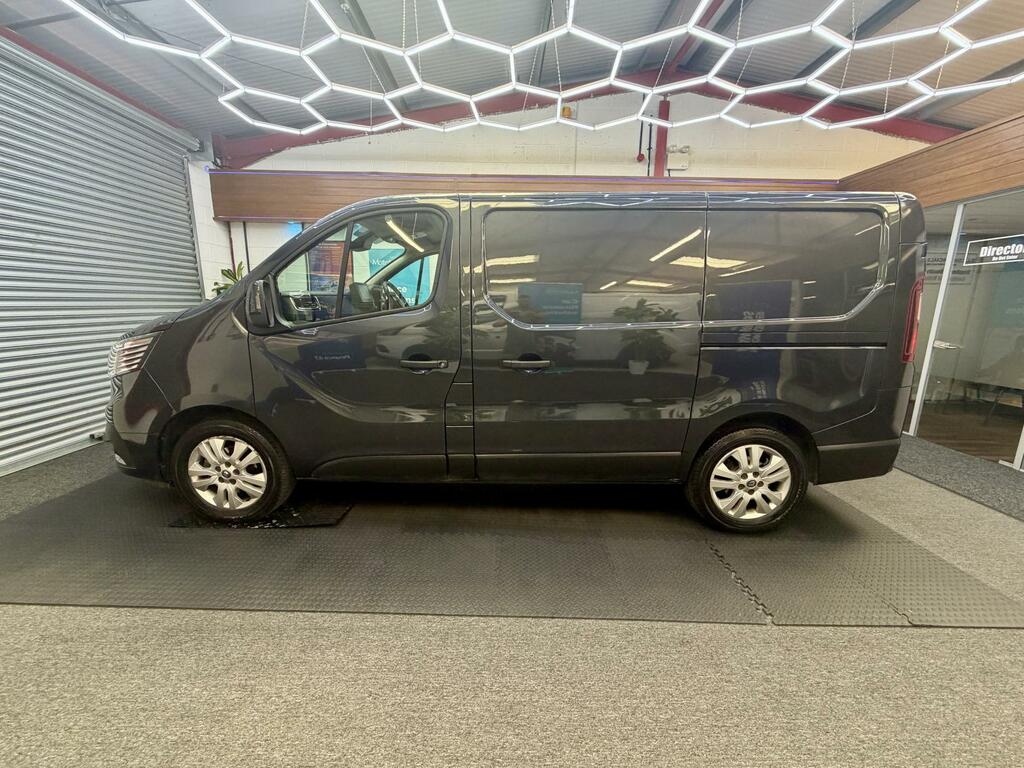Renault Trafic 2.0 Dci Blue Sl28 Sport Panel Van Manua YL23OTN Grey #2