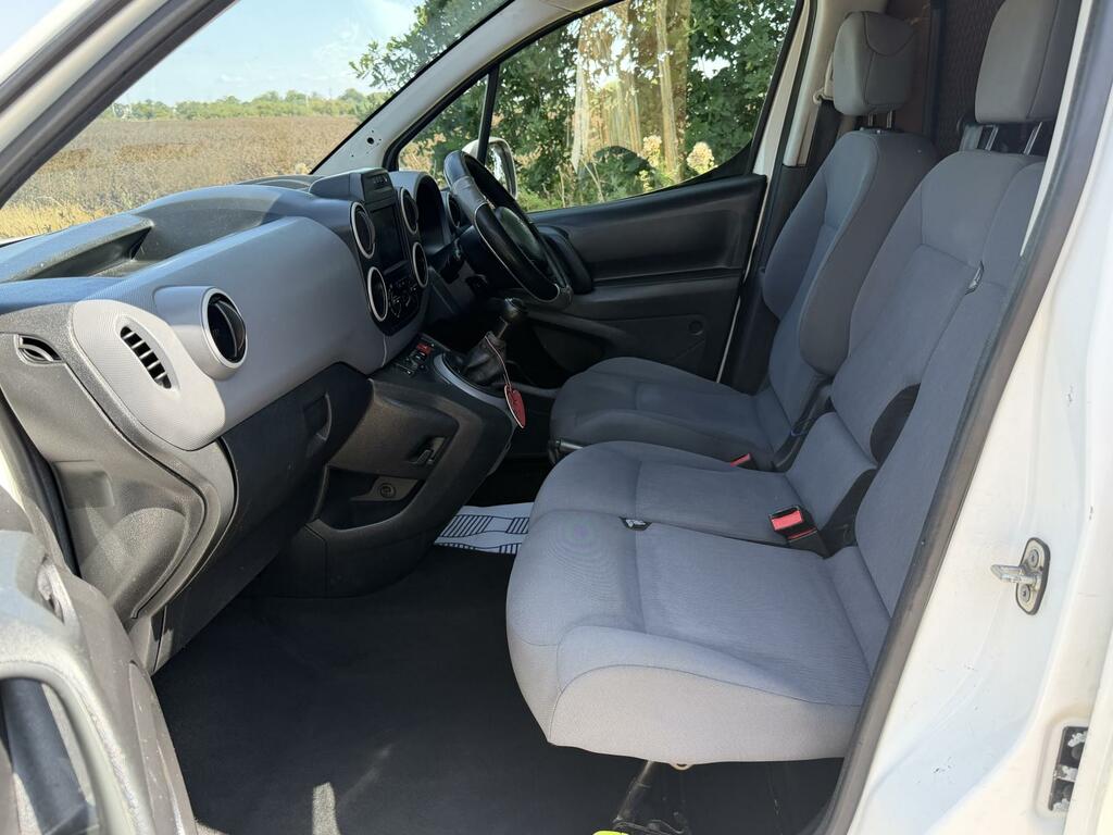 Peugeot Partner Mpv White #8