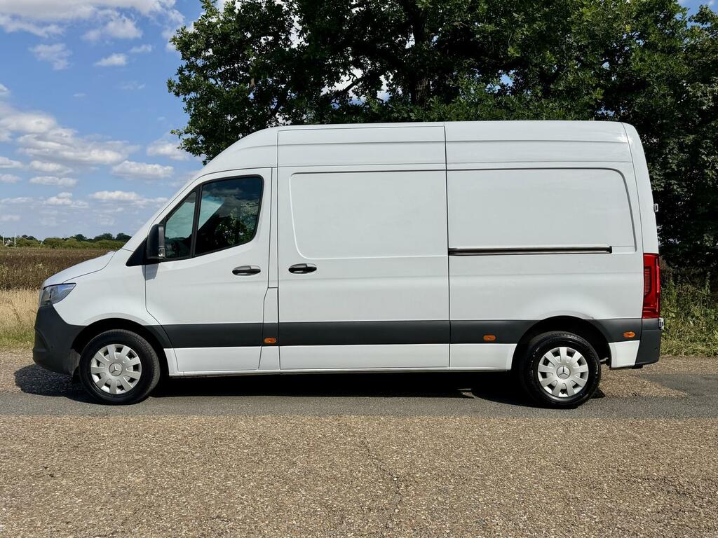 Mercedes-Benz Sprinter Premium White