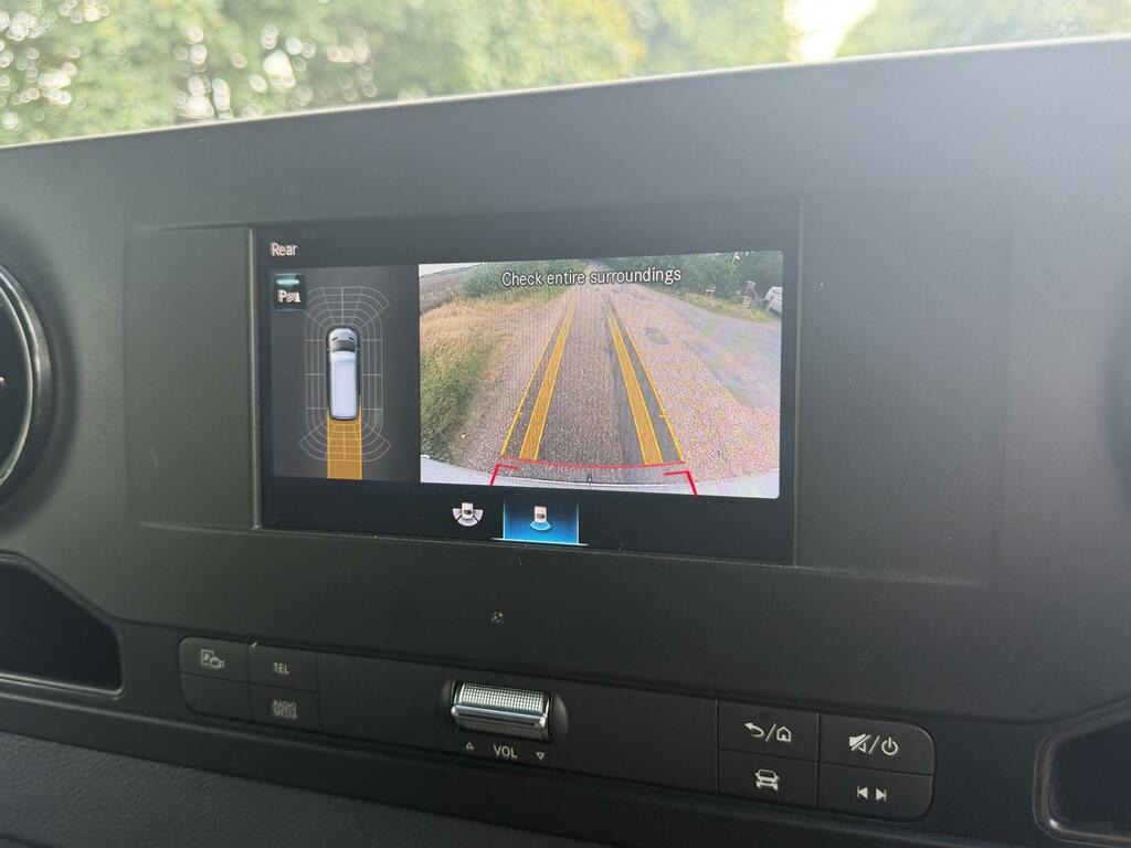 Mercedes-Benz Sprinter Premium White #2