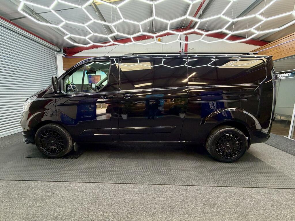 Ford Transit Custom Limited Black