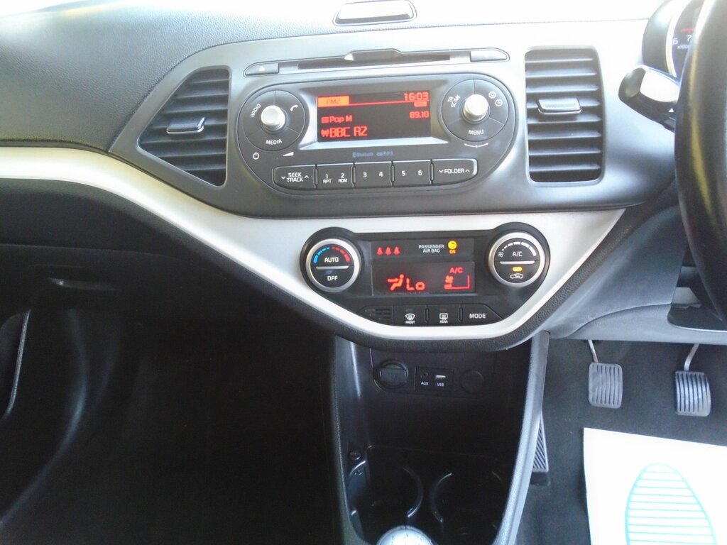 Kia Picanto Hatchback White #7