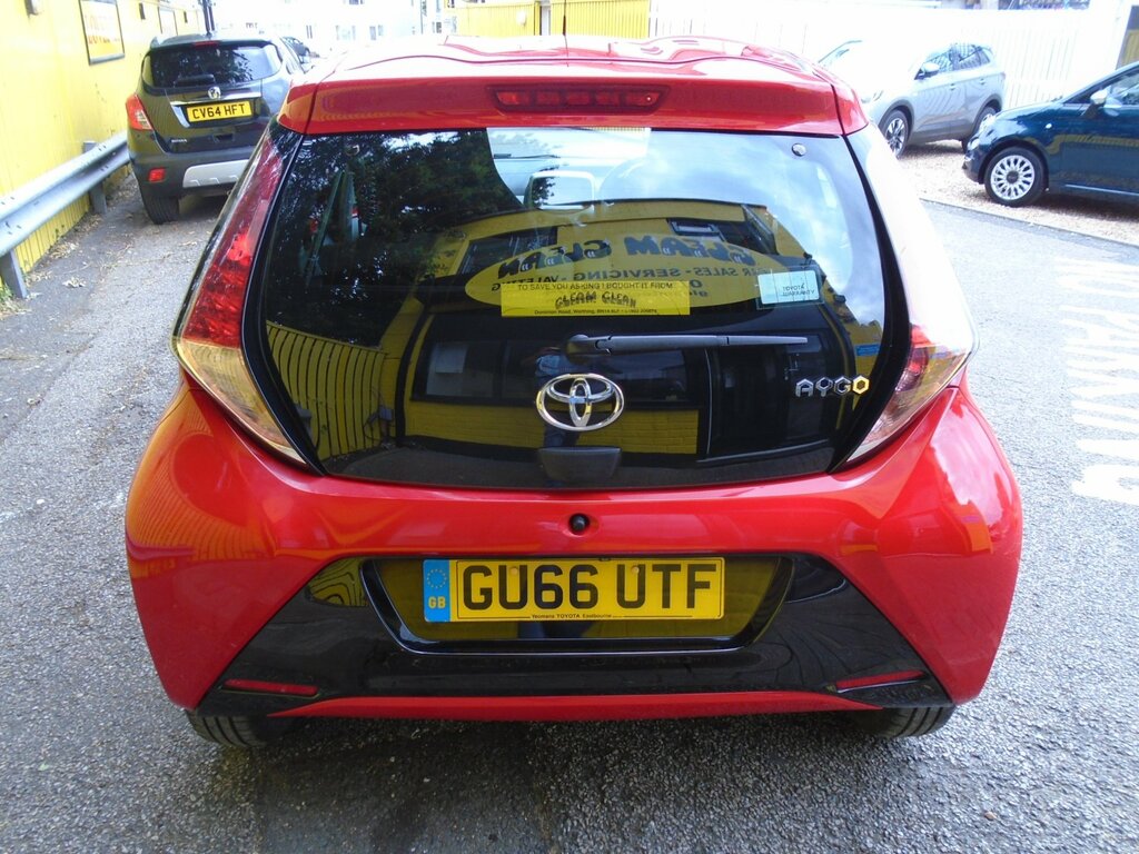 Toyota Aygo 1.0 Vvt-i X-play Hatchback Euro Red #6