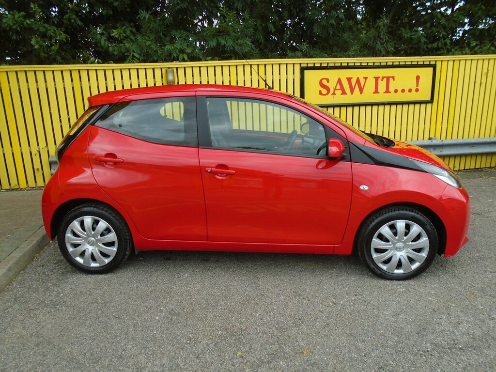 Toyota Aygo 1.0 Vvt-i X-play Hatchback Euro Red #4