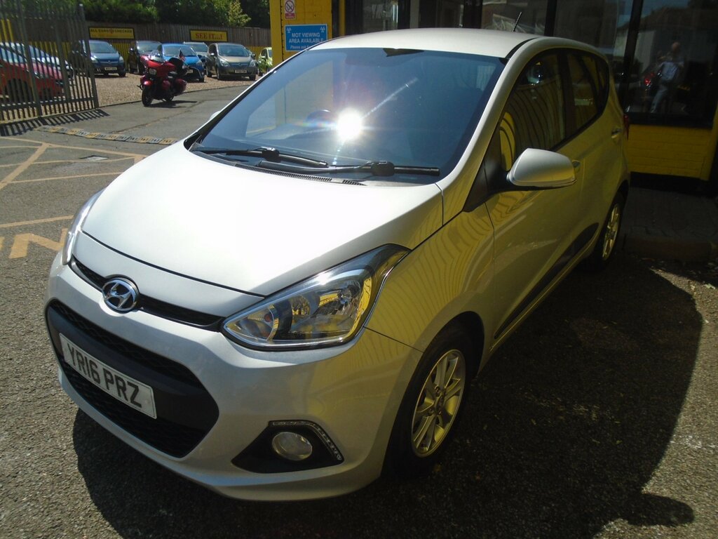 Hyundai I10 1.0 Premium Hatchback Euro 5 66 YR16PRZ Grey #2