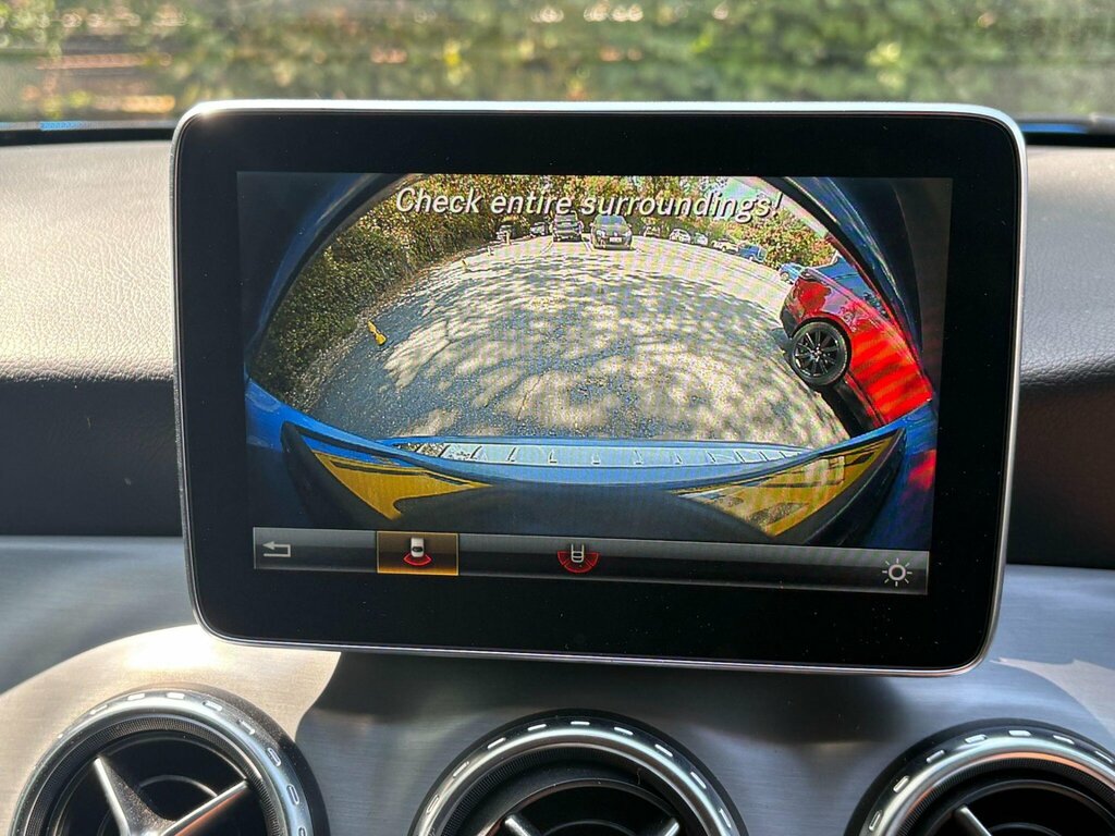 Mercedes-Benz GLA Class 2.1L Amg Line White #18