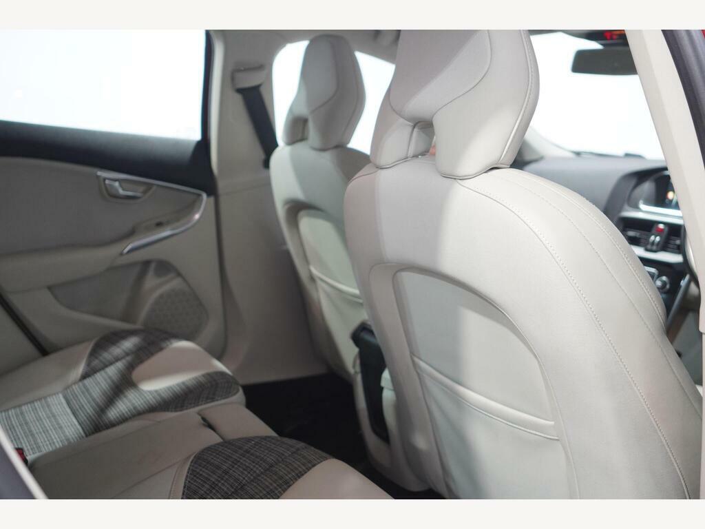 Volvo V40 V40 R-design D2 Black #17