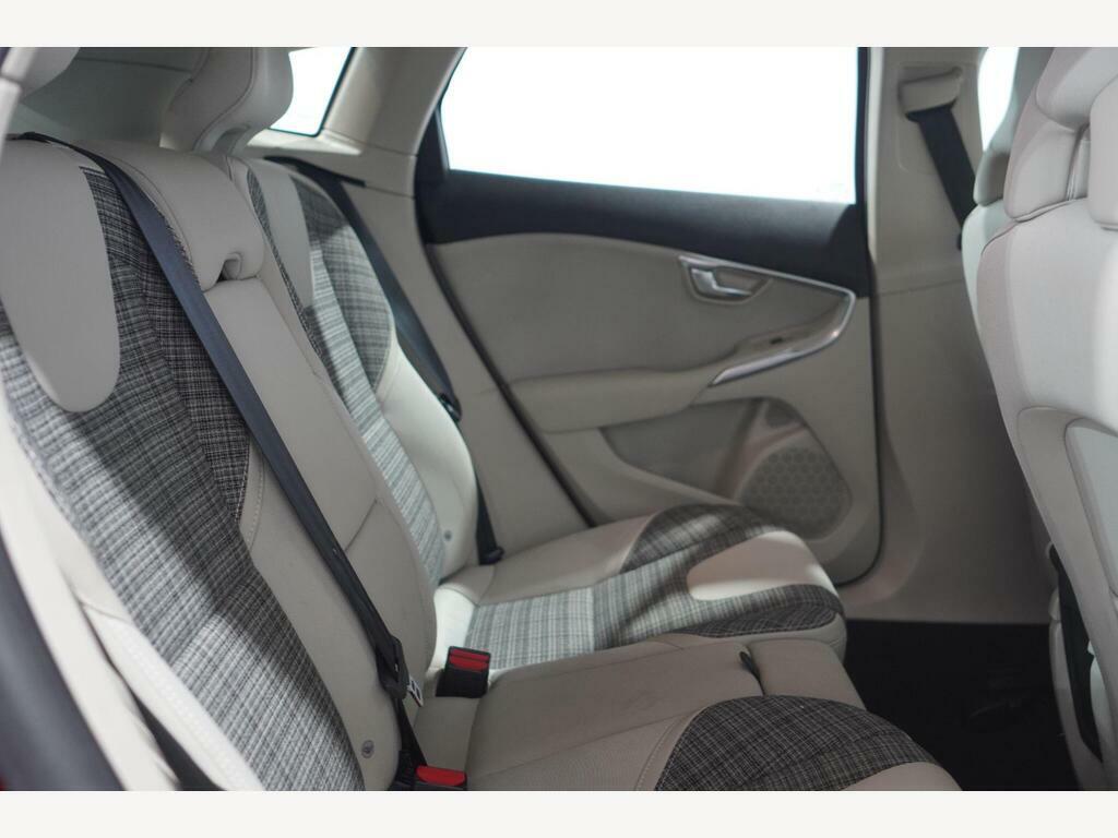 Volvo V40 V40 R-design D2 Black #18