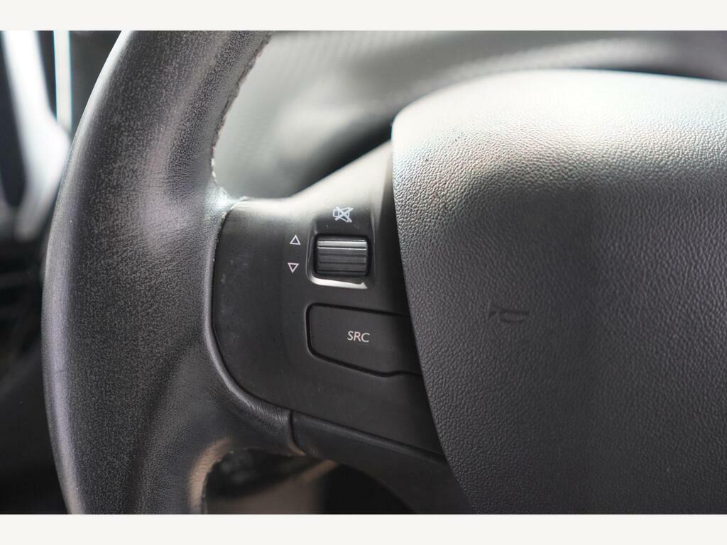 Peugeot 208 Hatchback Silver #17