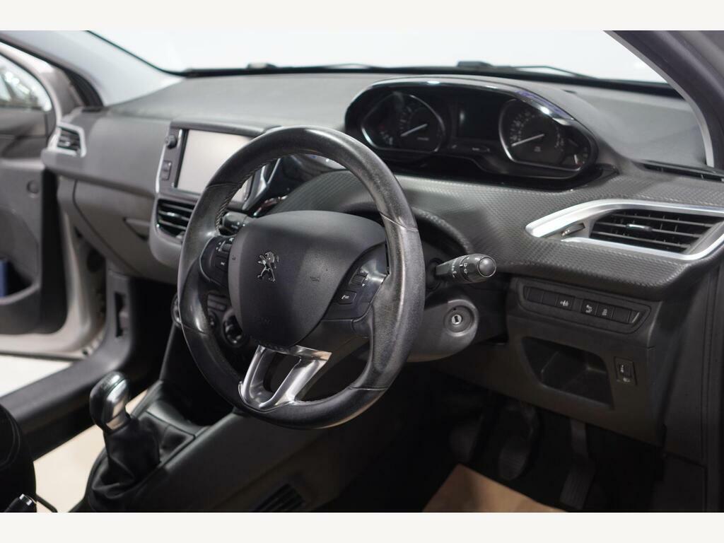 Peugeot 208 Hatchback Silver #12