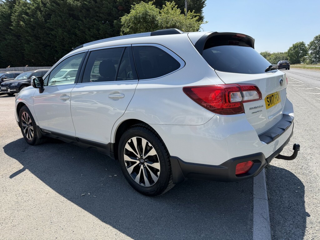 Subaru Outback Estate 2.0 D Se Premium 2017 White #6