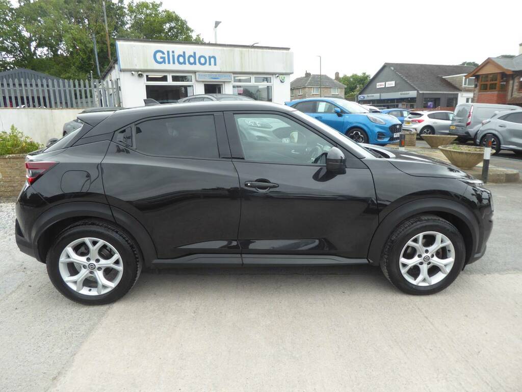 Nissan Juke 1.0 Dig-t N-connecta Navigation 114 Ps 2 Owners Fr BP70XPL Black #2