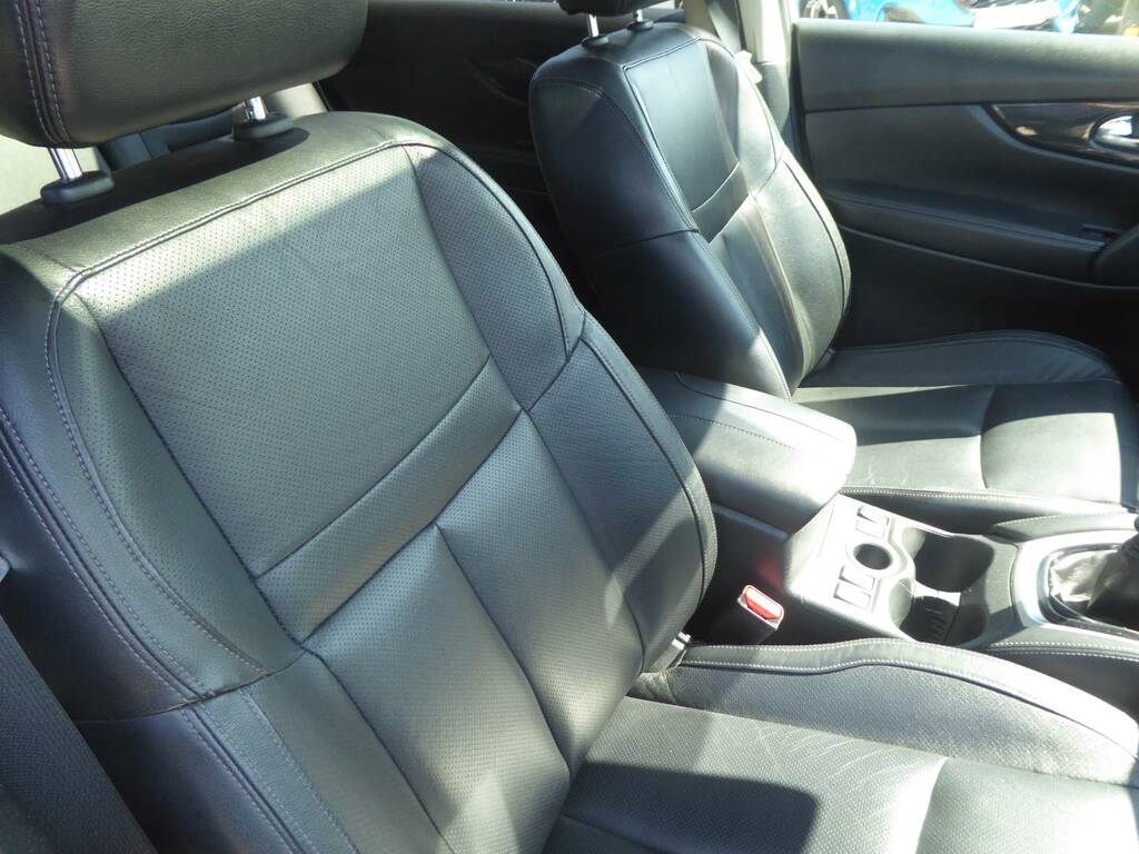 Nissan X-Trail Tekna White #14