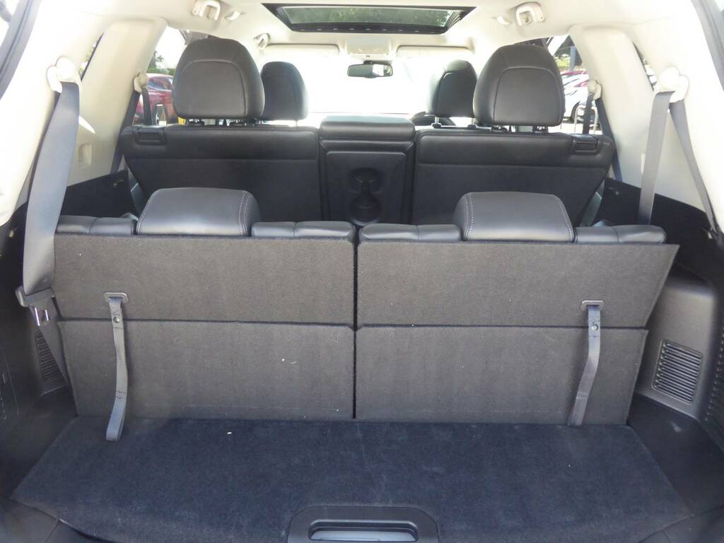 Nissan X-Trail Tekna White #19
