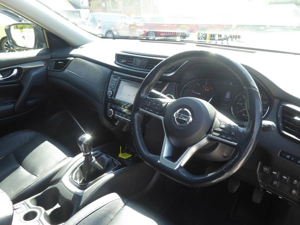Nissan X-Trail Tekna White #12