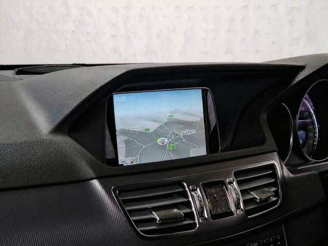 Mercedes-Benz E Class 2.1 E220 Cdi Se Red #3