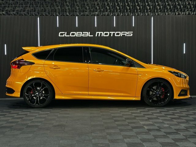 Ford Focus 2016 2.0T Ecoboost St-3 Hatchback Manua Yellow #6