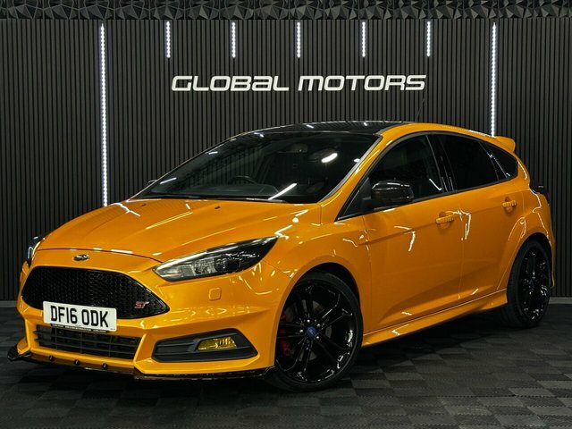 Ford Focus 2016 2.0T Ecoboost St-3 Hatchback Manua Yellow #2