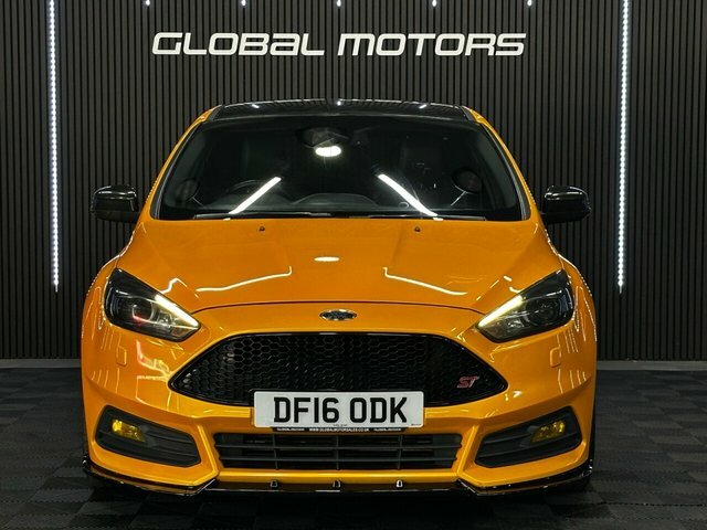 Ford Focus 2016 2.0T Ecoboost St-3 Hatchback Manua Yellow #3